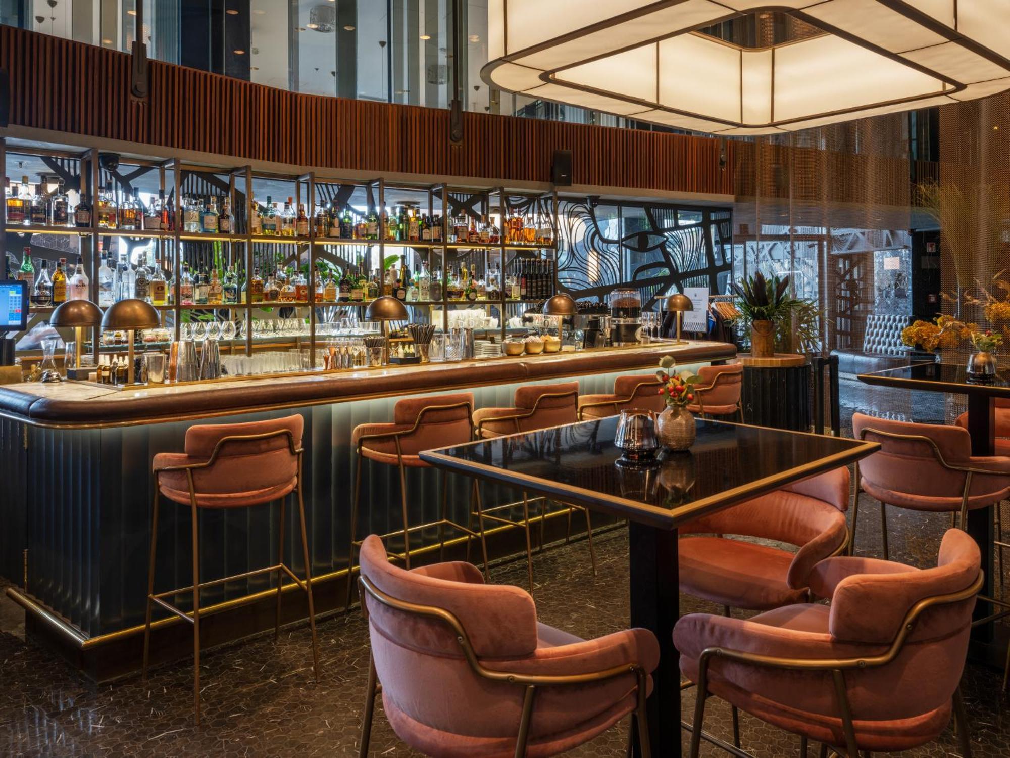 Hotel Clark Budapest - Adults Only Luaran gambar The bar at the London Edition