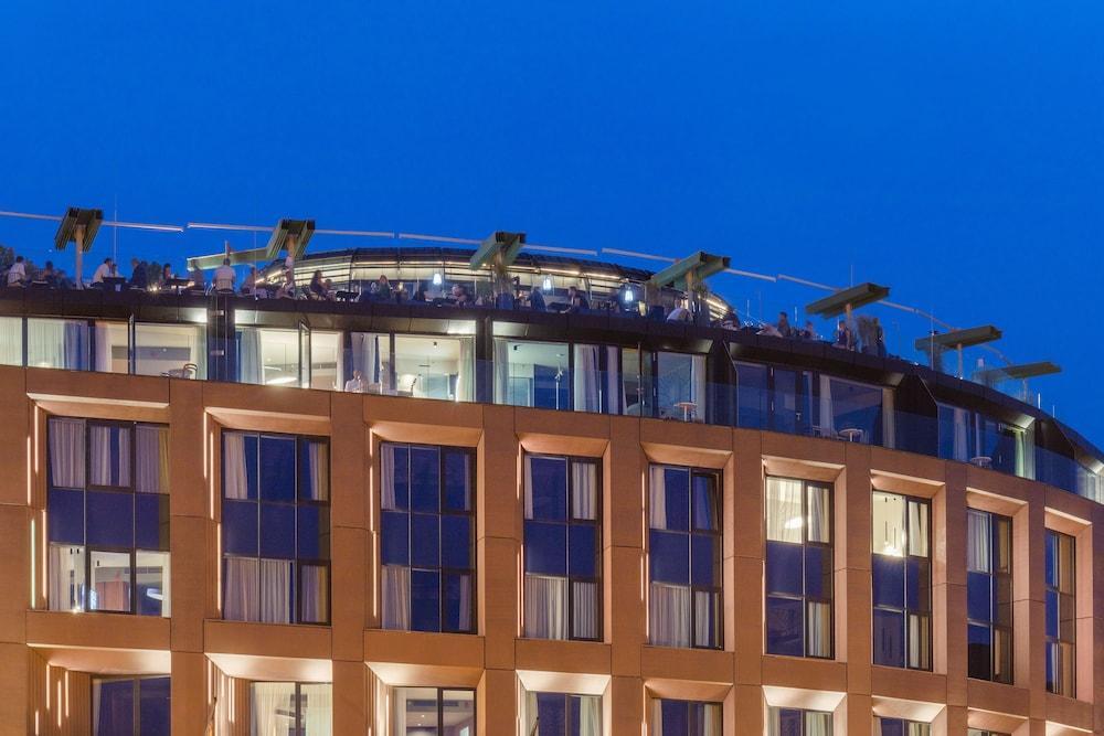 Hotel Clark Budapest - Adults Only Luaran gambar The top floors of the building